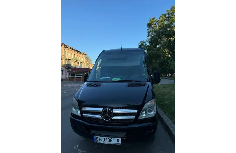 Мікроавтобус на 20 мість
